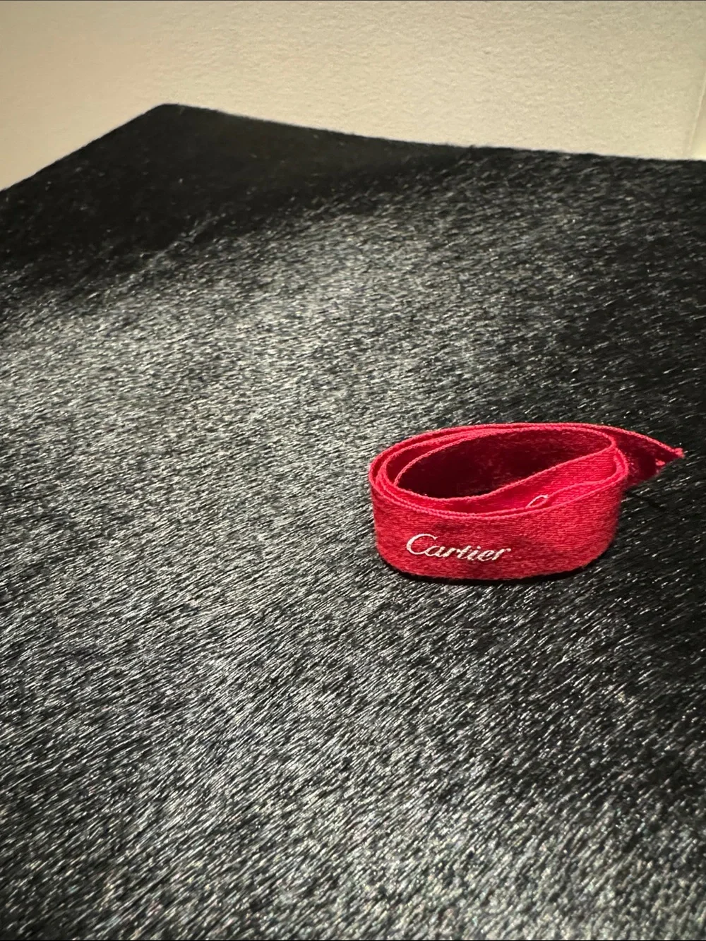 Cartier Ribbon - Picture 1 of 1